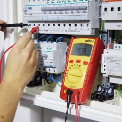 Digital 600 V AC Cat LV*Wiha