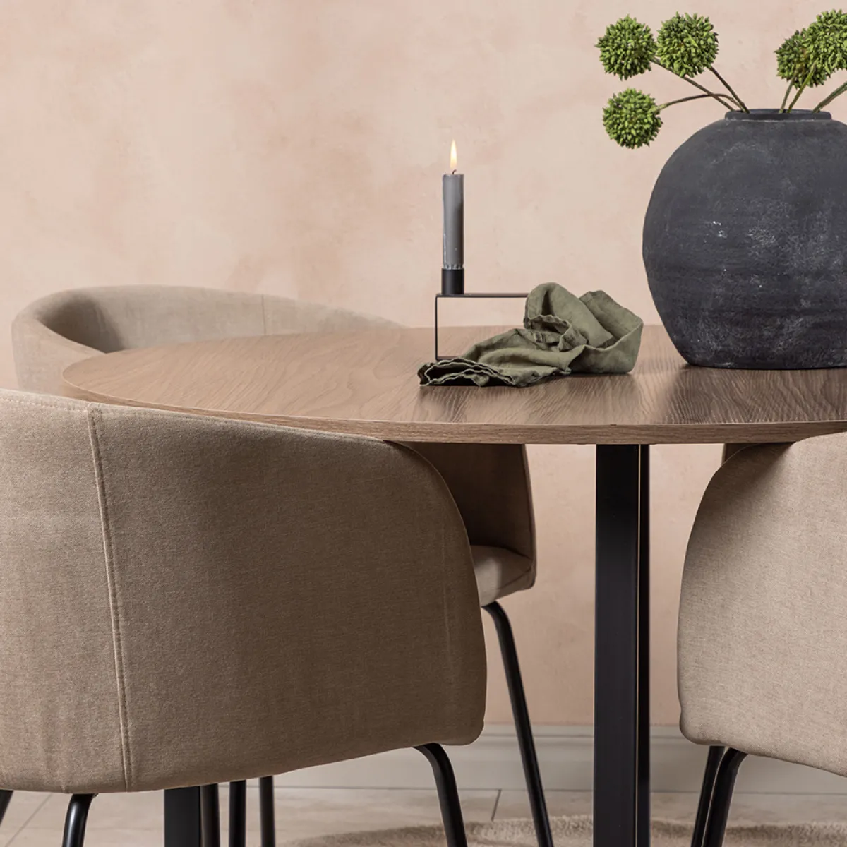 Durango Ø 120 cm med 4 Berit Stolar*Venture Home Sale
