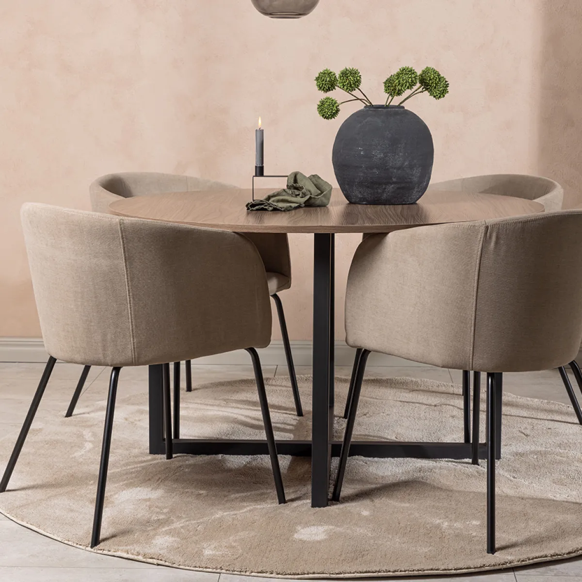 Durango Ø 120 cm med 4 Berit Stolar*Venture Home Sale