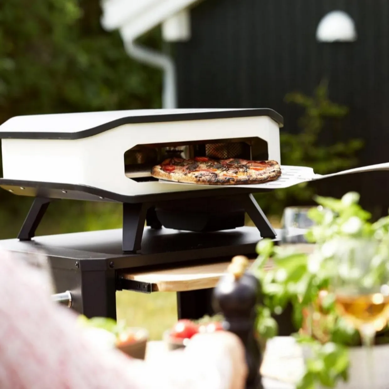 Elektrisk 13" med Pizzasten & Frontlucka, 2200W