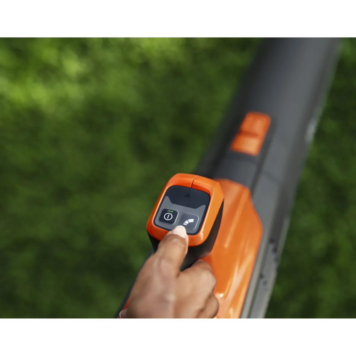 122iB Utan Batteri & Laddare*Husqvarna Outlet