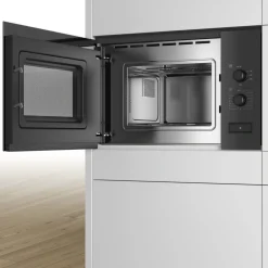 Serie 4 BFL520MB0 Inbyggnadsmikro Svart 800W*Bosch Clearance