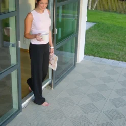 Unique Stone Grey Golvtrall i Plast*Bergo Discount